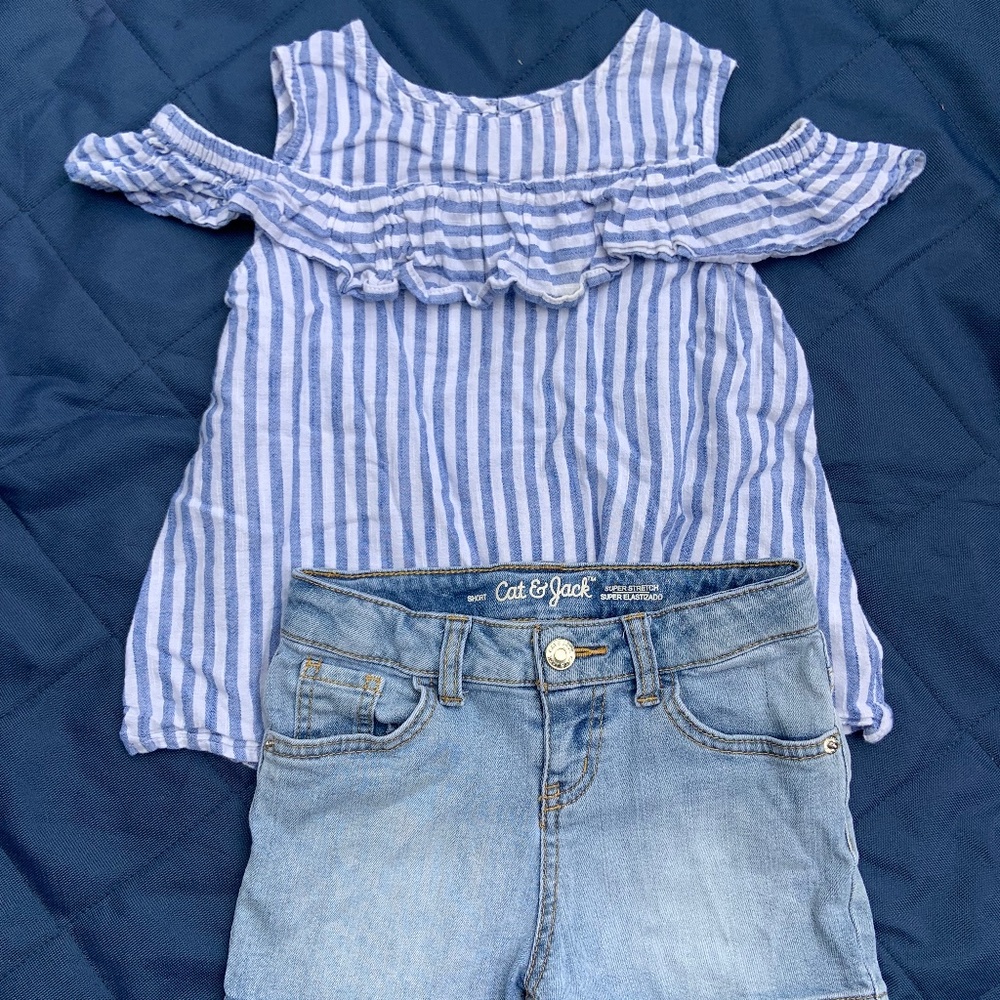 Summer outfit shorts and off the shoulder top
